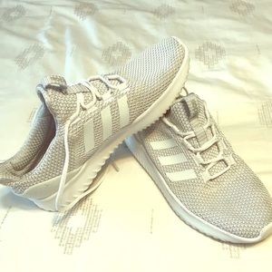 White cloudfoam adidas. Men’s 8.